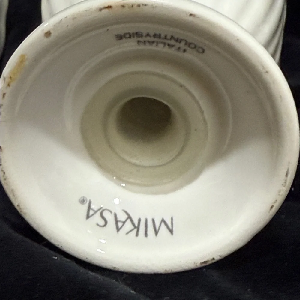 Mikasa Cream Ceramic salt 🧂 & pepper 🌶️ shakers set Italian Countryside - Picture 4 of 11